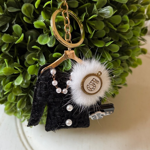 Accessory bundle- embellished hair accessories and makeup bag and purse charm - Picture 3 of 8